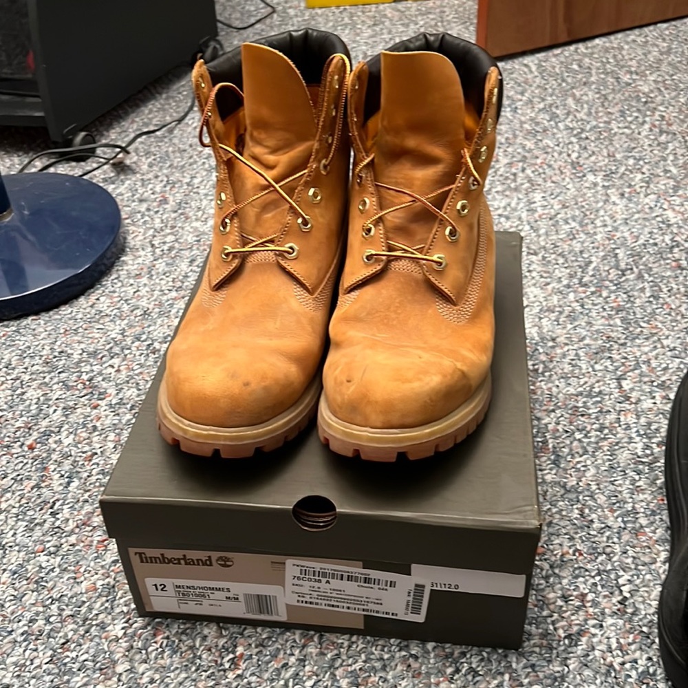 Men’s timberland wheat 6” boot size 12 used